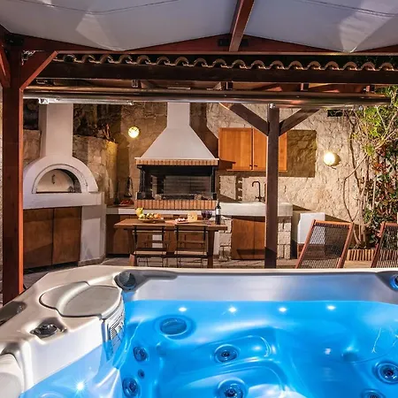 Apartment Beachside White Apt-ligaria
